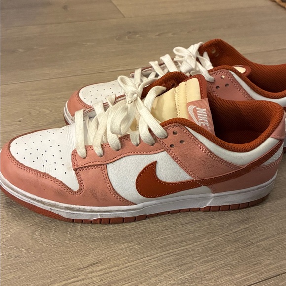 Shoes - Nike Dunk Low Red stardust